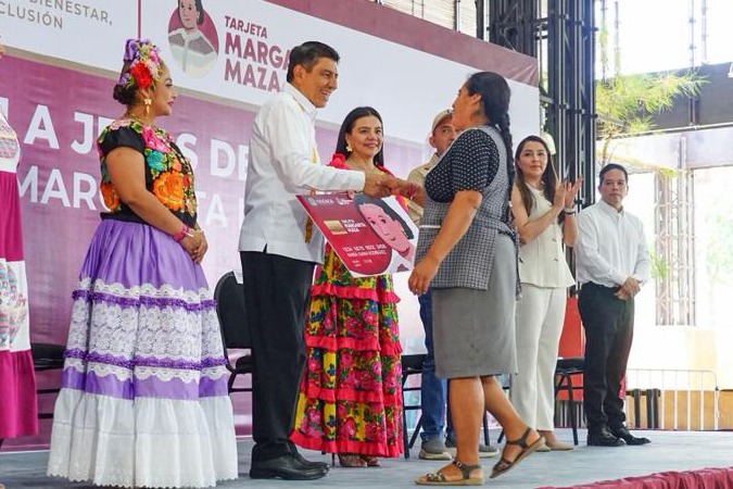 Con entrega de Tarjetas Margarita Maza, Salomón Jara fortalece el bienestar de jefas de familia de los Valles Centrales3