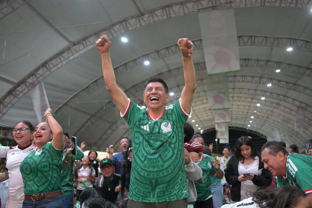 Con victoria 2-0 ante Ecuador, México llega al quinto partido de una justa mundialista después de 40 años3
